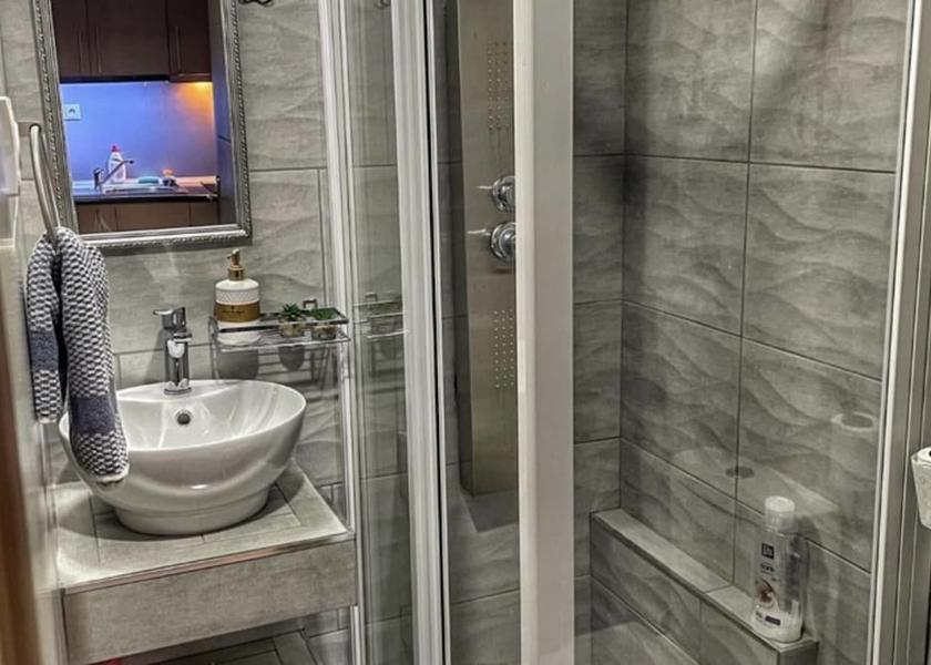 Crete Minoa Pediada Bathroom