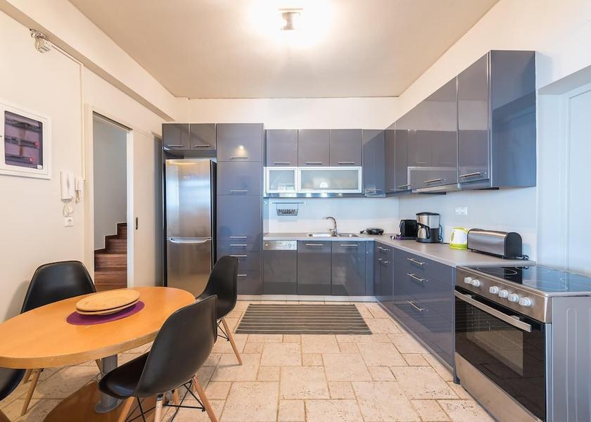 Attica Vari-Voula-Vouliagmeni Room