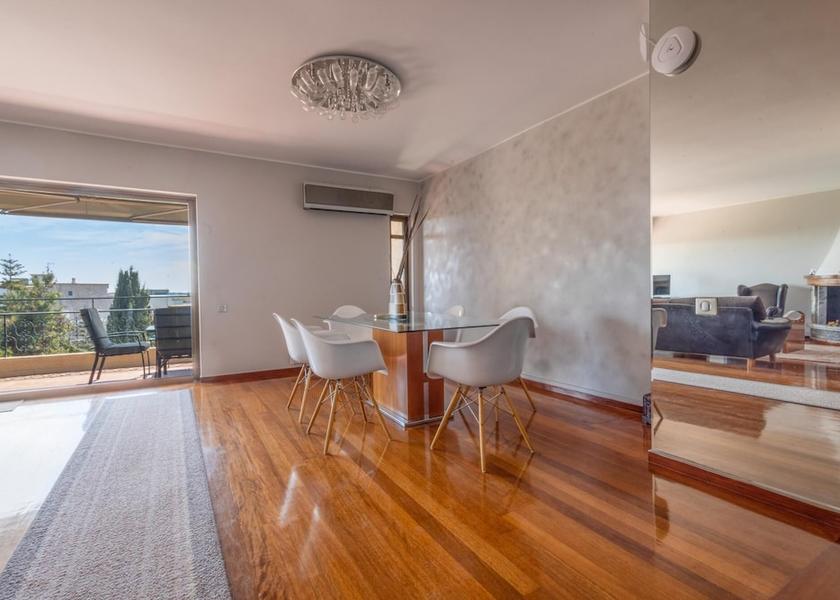 Attica Vari-Voula-Vouliagmeni Room