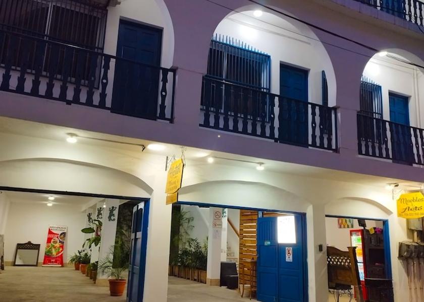 Peten Flores Primary image