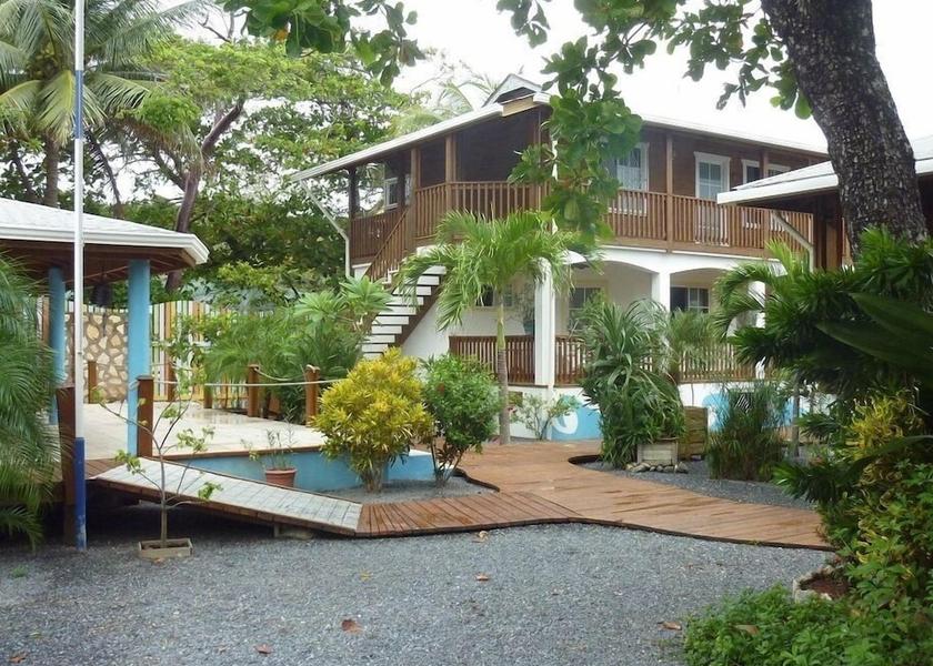 Islas de la Bahia Roatan Entrance
