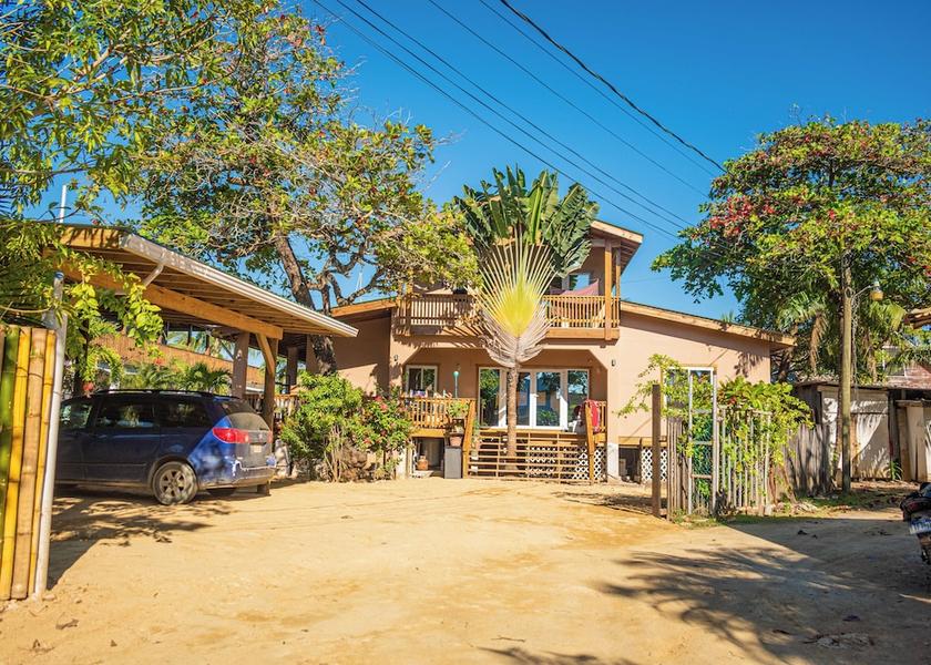 Islas de la Bahia Roatan Facade