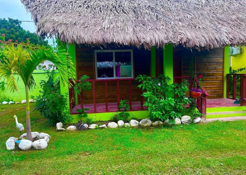 Atlántida La Ceiba Exterior Detail