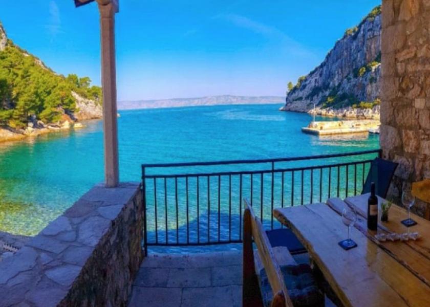Split-Dalmatia Jelsa Dining Area