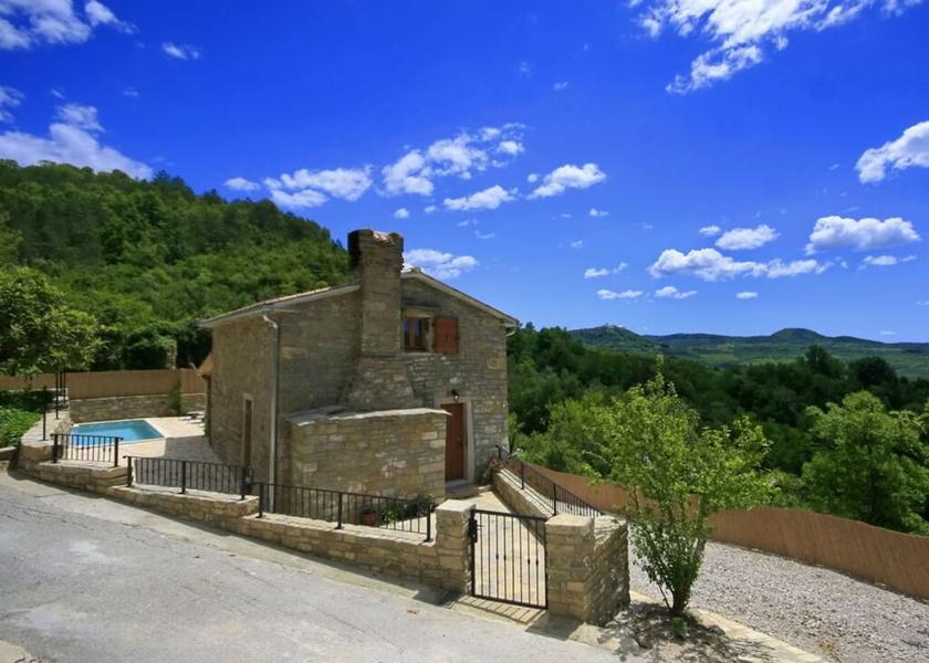 Istria (county) Oprtalj Exterior Detail