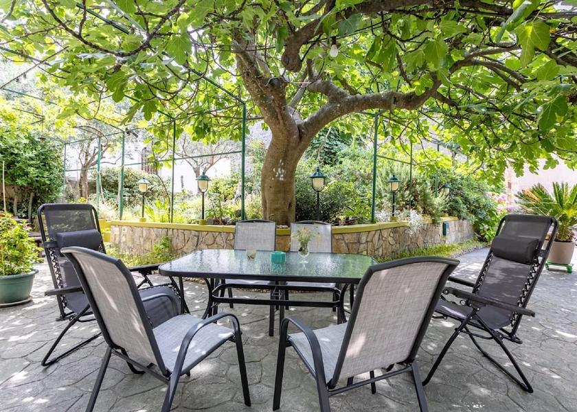 Primorje-Gorski Punat Dining Area