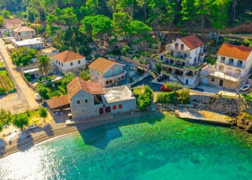 Split-Dalmatia Jelsa Pool