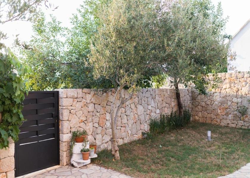 Zadar-Northern Dalmatia Razanac Garden