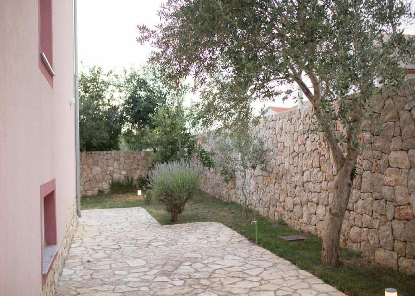 Zadar-Northern Dalmatia Razanac Garden