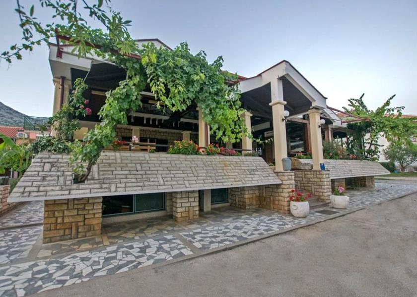 Zadar-Northern Dalmatia Starigrad Exterior Detail