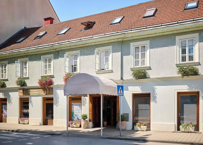 Karlovac Karlovac Facade