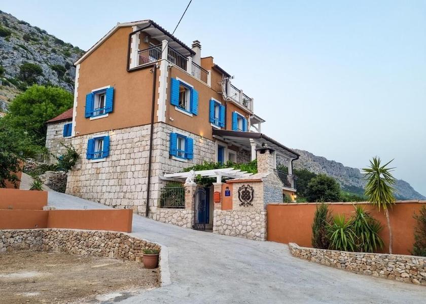 Split-Dalmatia Dugi Rat Exterior Detail