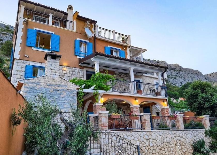 Split-Dalmatia Dugi Rat Exterior Detail