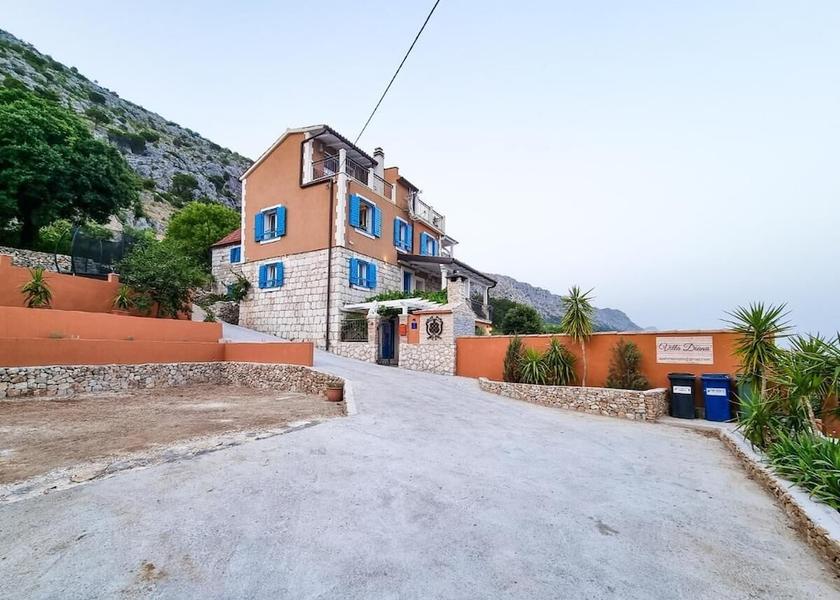 Split-Dalmatia Dugi Rat Exterior Detail