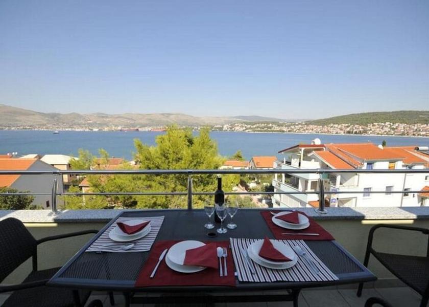 Split-Dalmatia Okrug Dining Area