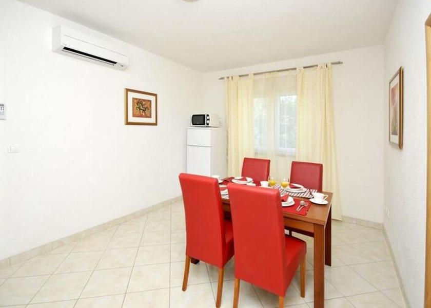 Split-Dalmatia Okrug Dining Area