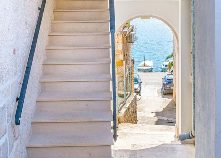 Split-Dalmatia Milna Hallway