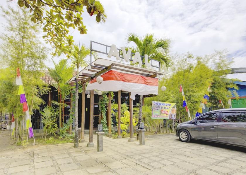Central Java Cilacap Front of property