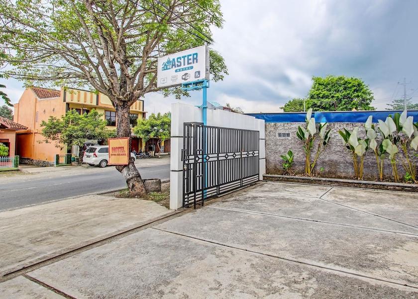 Central Java Karanganyar Facade