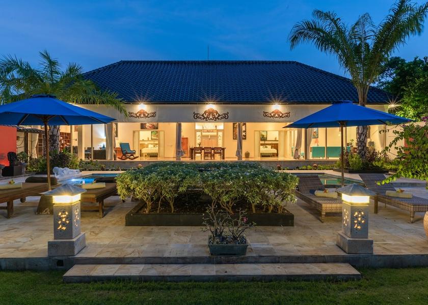 Bali Banjar Exterior Detail