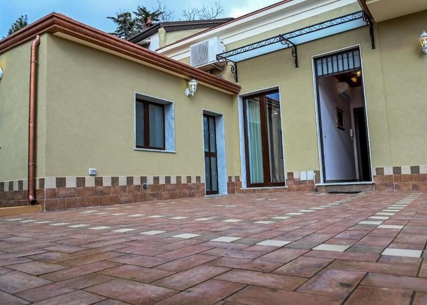 Sicily Trecastagni Exterior Detail