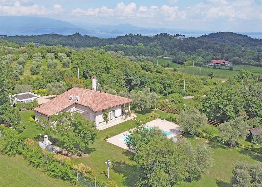 Lombardy Soiano del Lago Exterior Detail