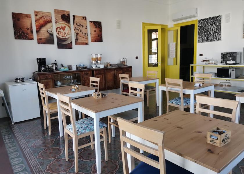 Calabria Villa San Giovanni Breakfast Area