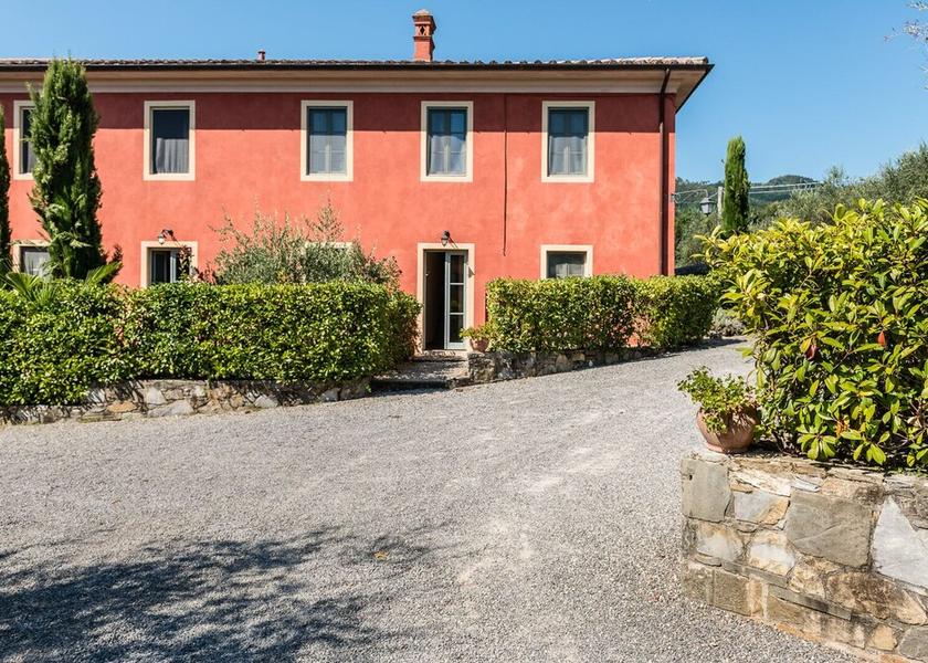 Tuscany Capannori Front of property