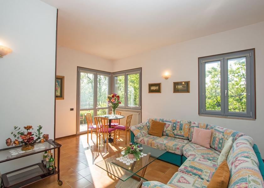 Lombardy Soiano del Lago Living Area