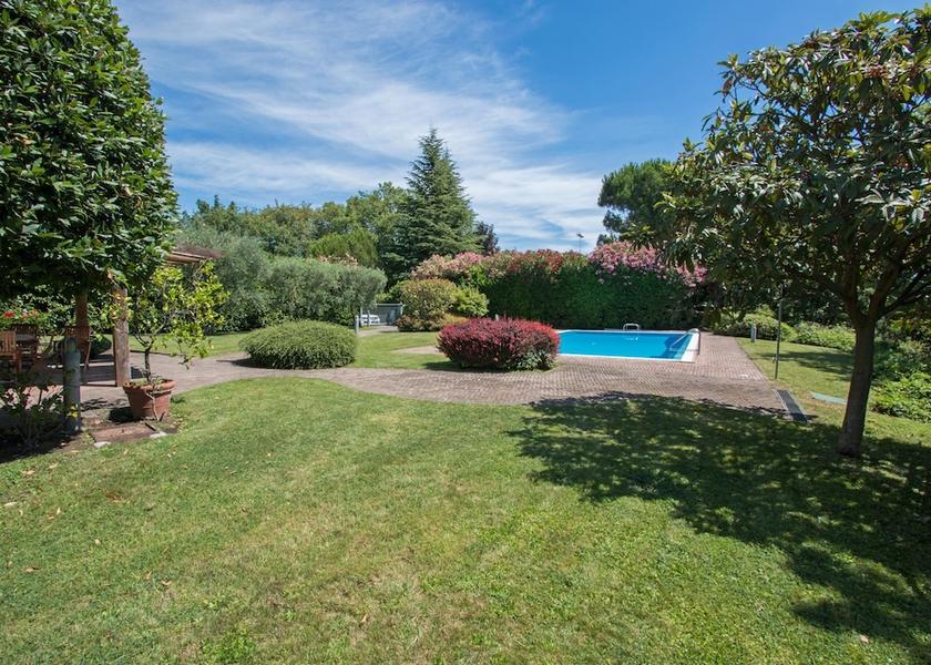 Lombardy Soiano del Lago Garden