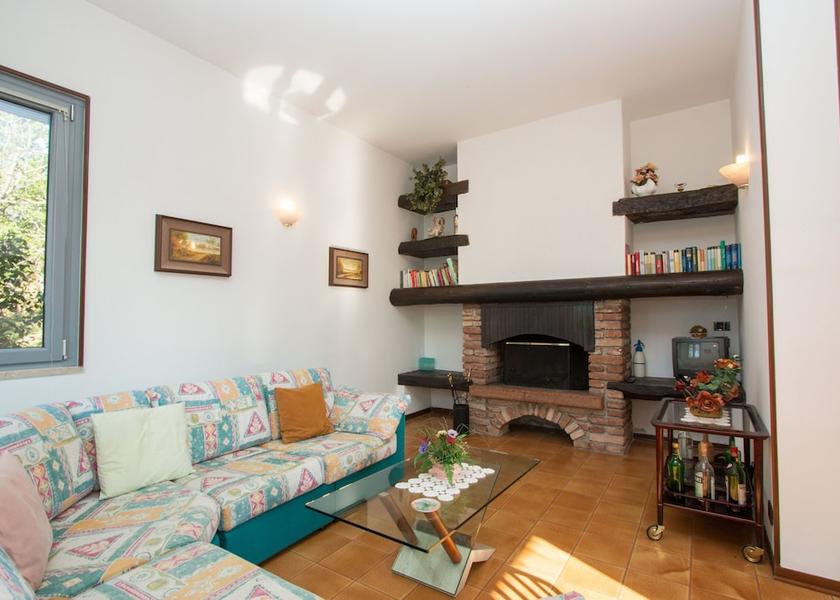 Lombardy Soiano del Lago Living Area