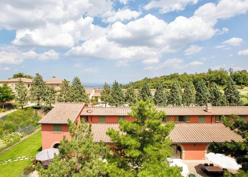 Tuscany Trequanda Exterior Detail