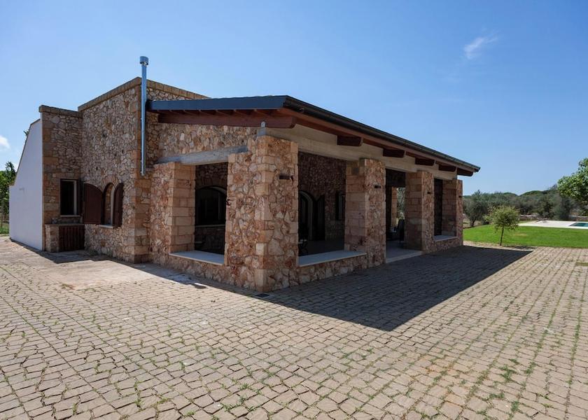 Puglia Ortelle Exterior Detail