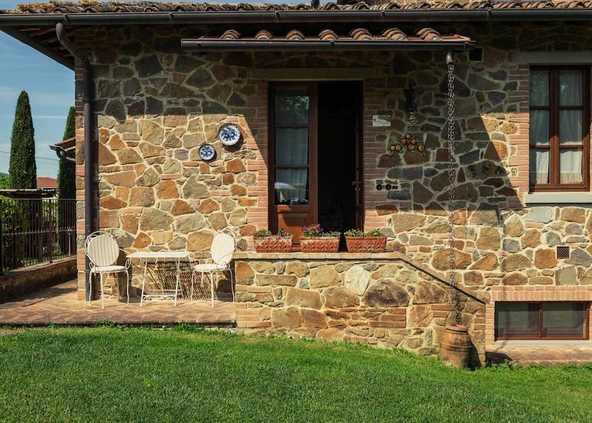 Tuscany Lucignano Facade