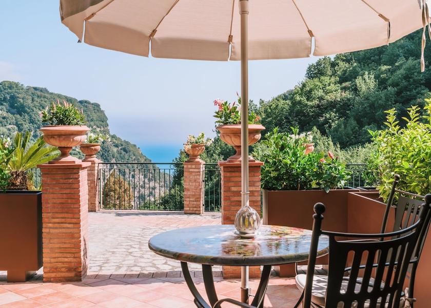 Campania Scala Terrace/patio