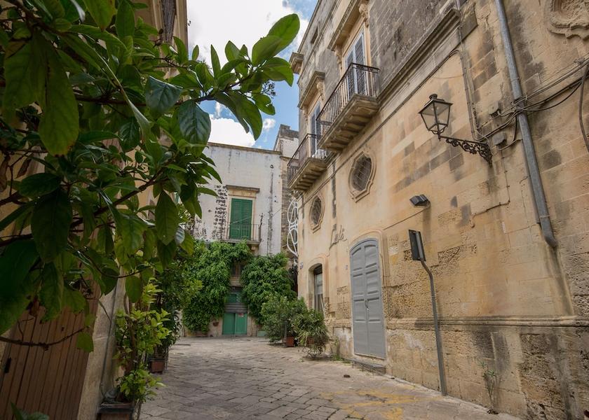 Puglia Galatina Exterior Detail