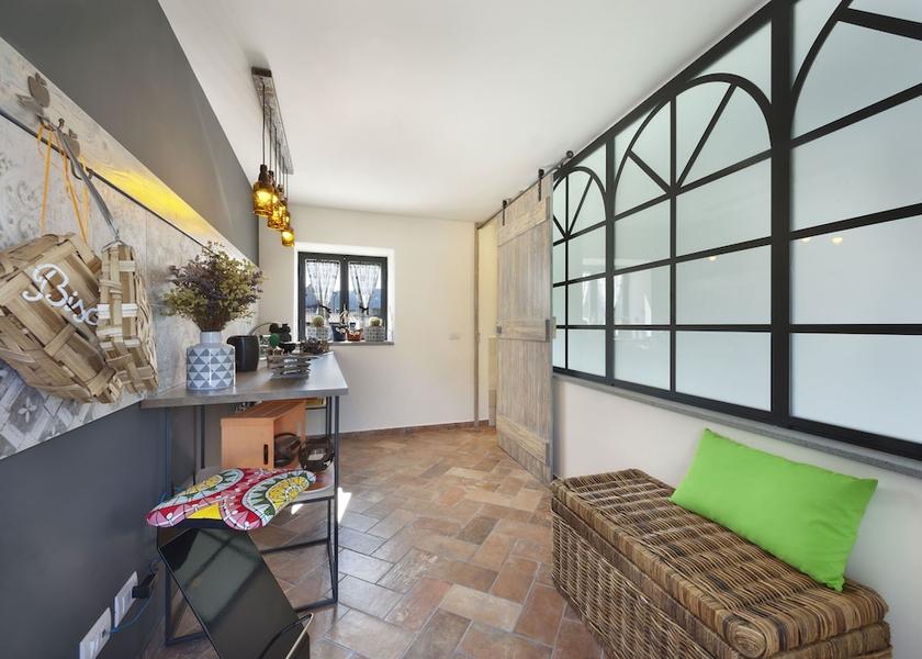 Campania Meta Interior Entrance