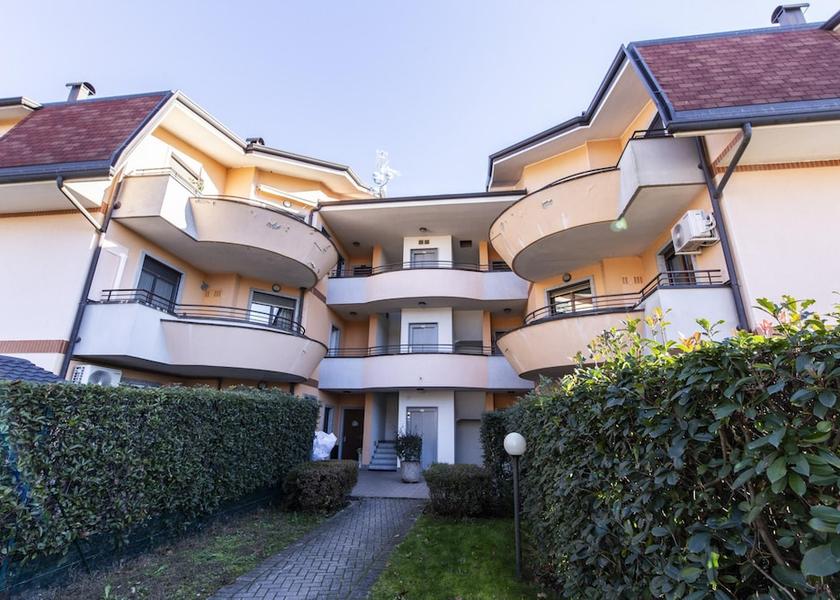 Lombardy Vizzola Ticino Room