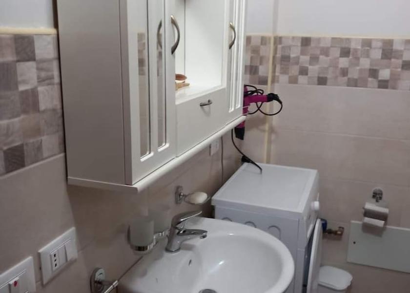 Sicily Lampedusa Bathroom