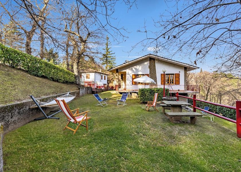 Tuscany Marliana Property Grounds