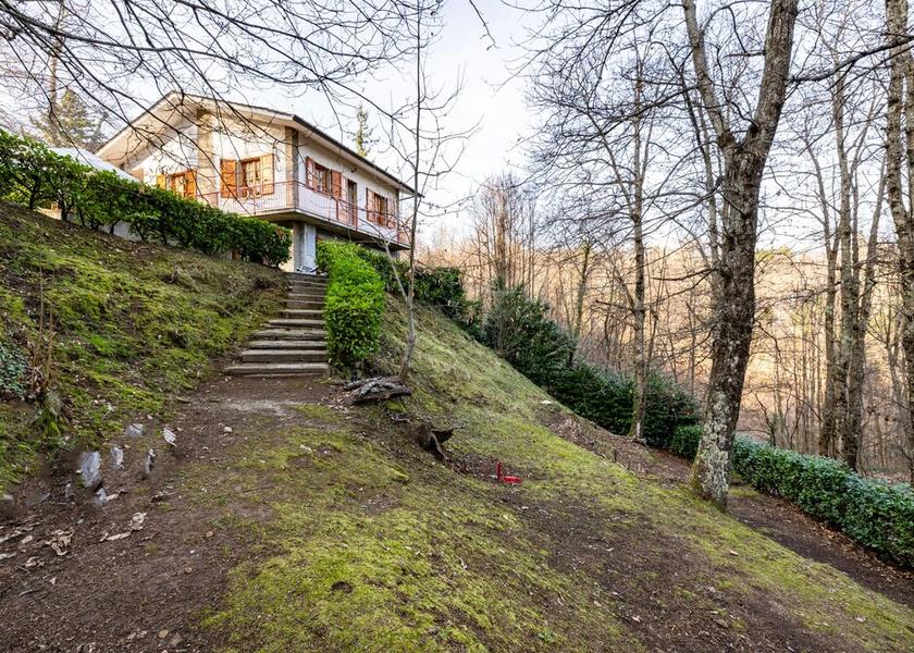 Tuscany Marliana Property Grounds