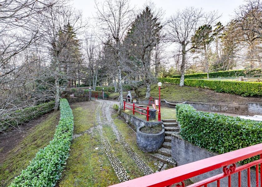 Tuscany Marliana Property Grounds