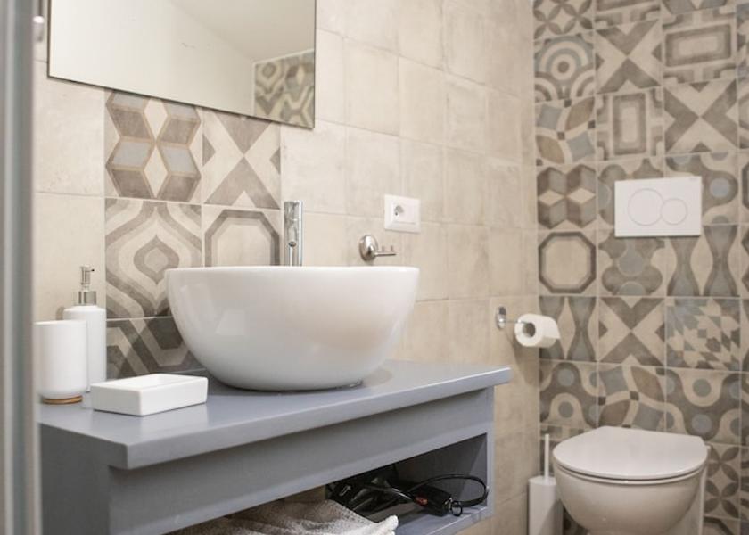 Campania Pimonte Bathroom