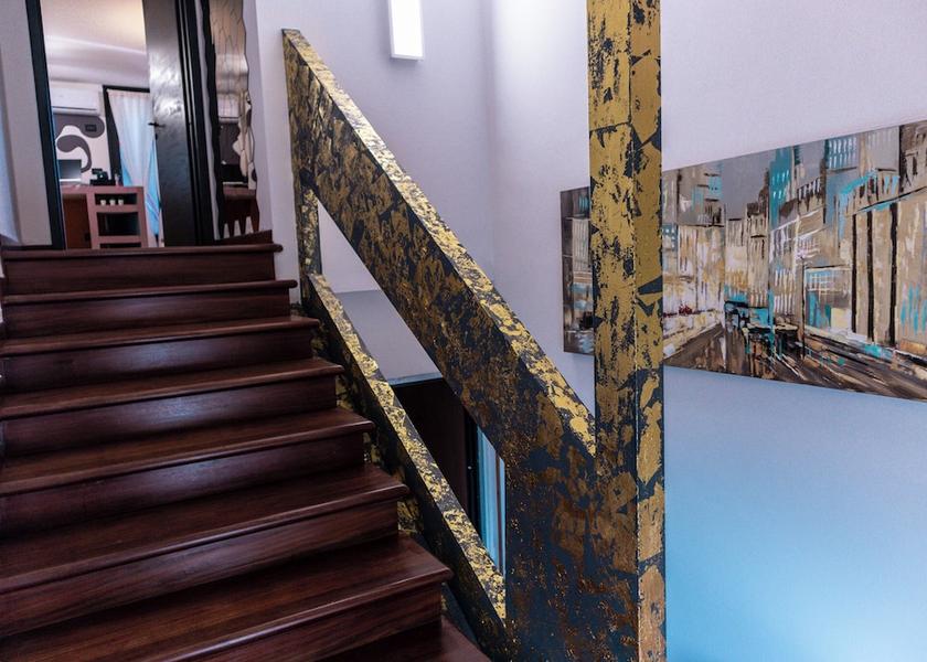 Handrails in stairways