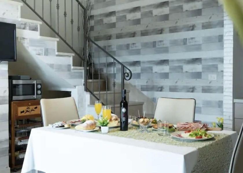Campania Pimonte Kitchen