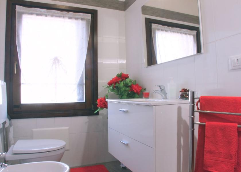Veneto Montagnana Bathroom