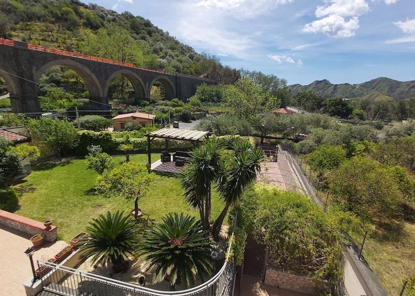 Sicily Gaggi Exterior Detail