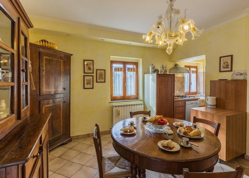 Marche Mondavio Dining Area