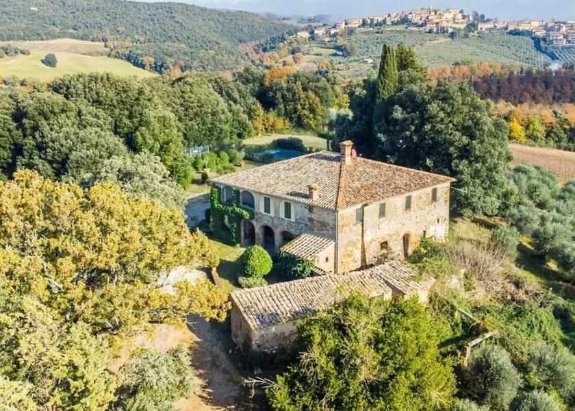 Tuscany Trequanda Exterior Detail