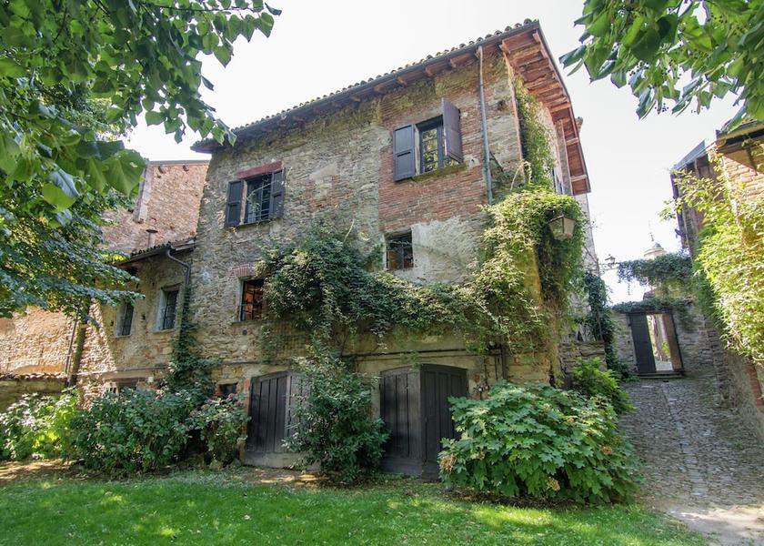 Piedmont Tagliolo Monferrato Exterior Detail